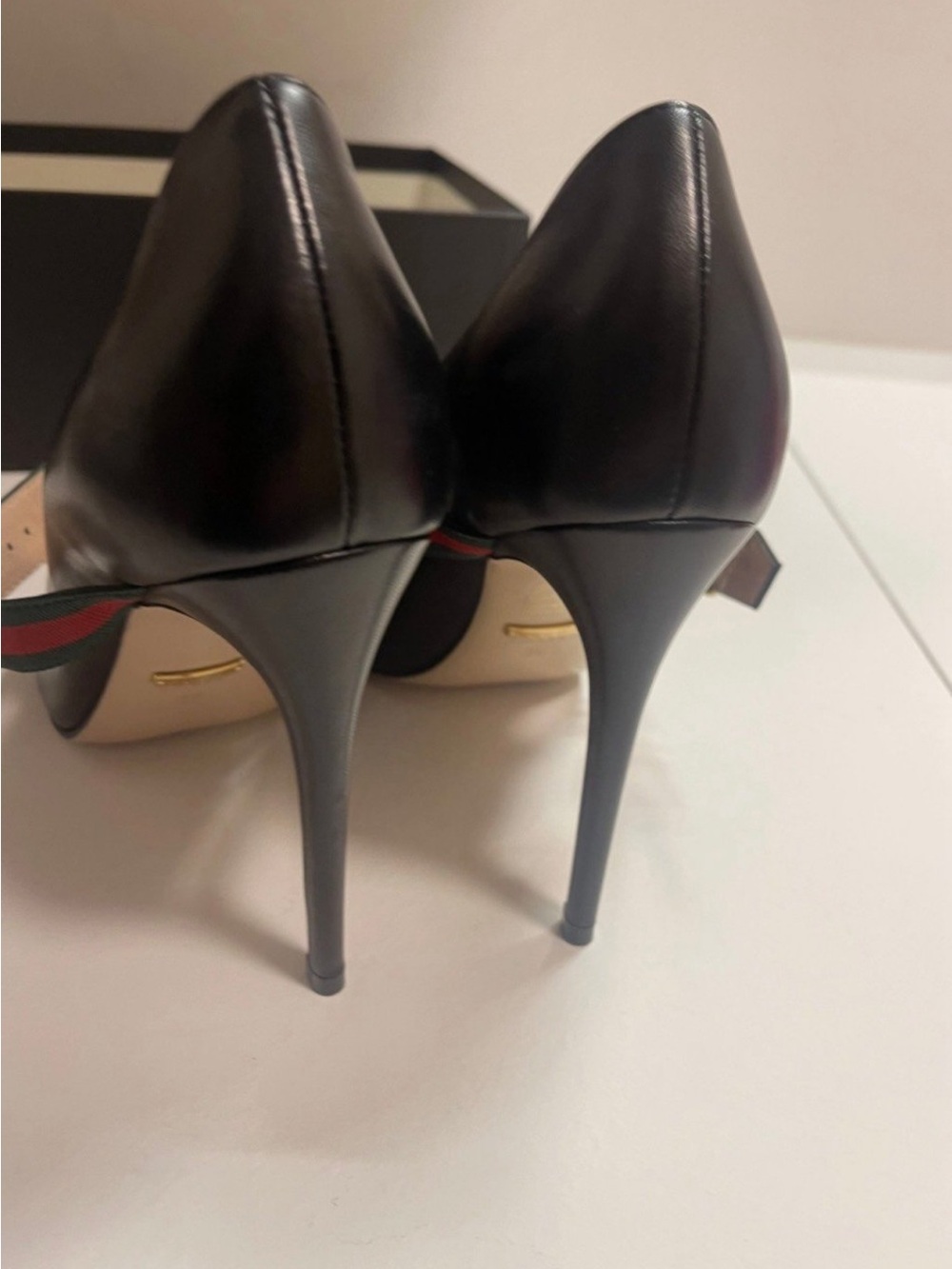 Gucci Black Leather Pointed-Toe High Heels with Signature Web Strap - Picture 3 of 12